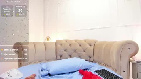 Snapshot of briannaduque chatting on February 28, 2025, 6:52 pm Brianna online show from February 28, 2025, 6:52 pm