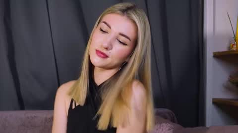 Snapshot of bridgetgodbold chatting on September 19, 2025, 8:31 pm Mary online show from September 19, 2025, 8:31 pm