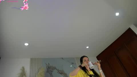    online show from October 3, 2025, 1:19 pm