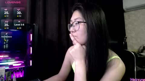 Aisha online show from October 21, 2025, 6:14 am