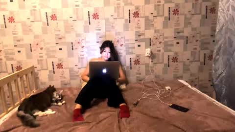 britanydarling online show from November 21, 2025, 12:48 pm