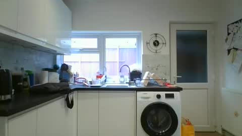 Snapshot of britguy6985 chatting on February 10, 2026, 10:30 am britguy6985 online show from February 10, 2026, 10:30 am