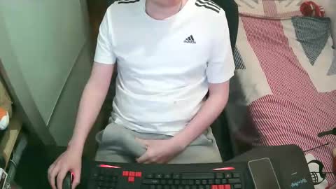 British Tom online show from April 5, 2026, 11:46 pm