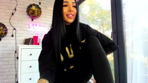 britney_charm online show from October 17, 2025, 6:05 am