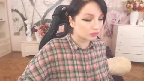 Snapshot of britneybarker chatting on April 27, 2026, 2:42 am britneybarker online show from April 27, 2026, 2:42 am
