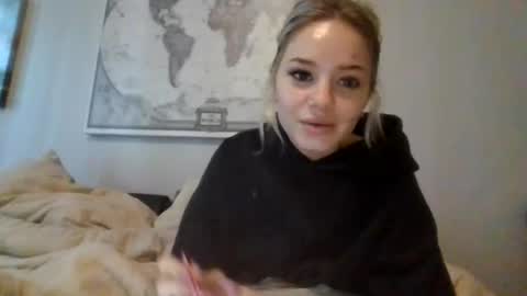 britneycherry08 online show from July 4, 2026, 10:38 pm