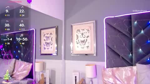 Snapshot of brittanyjhonnns chatting on December 17, 2024, 2:12 am brittany 25 years old  happy as a worm  online show from December 17, 2024, 2:12 am