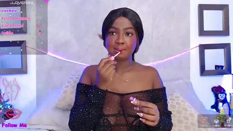 Snapshot of brittanyjhonnns chatting on December 29, 2024, 9:39 am brittany 25 years old  happy as a worm  online show from December 29, 2024, 9:39 am
