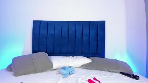 brittany 25 years old  happy as a worm  online show from December 5, 2025, 7:50 am