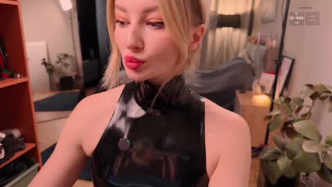 Snapshot of bronnica chatting on January 18, 2025, 12:15 pm Anna online show from January 18, 2025, 12:15 pm