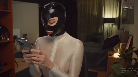 Snapshot of bronnica chatting on January 27, 2025, 3:28 pm Anna online show from January 27, 2025, 3:28 pm