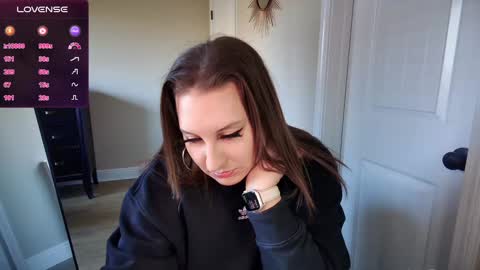 Snapshot of brookebee27 chatting on December 6, 2024, 8:40 pm brookebee online show from December 6, 2024, 8:40 pm