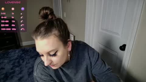 Snapshot of brookebee27 chatting on February 17, 2025, 11:53 pm brookebee online show from February 17, 2025, 11:53 pm