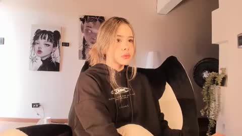 Snapshot of brooklyn_baby_ chatting on March 23, 2026, 6:12 pm Nat Independent model Please help me to reach 200 thumbs up online show from March 23, 2026, 6:12 pm