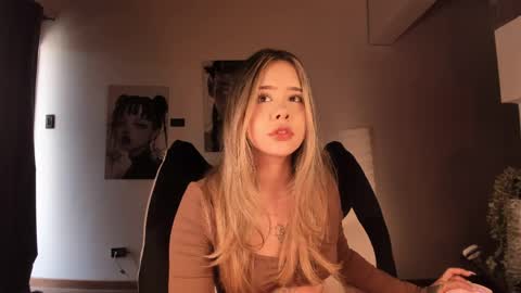 Snapshot of brooklyn_baby_ chatting on March 28, 2026, 4:17 pm Nat Independent model Please help me to reach 200 thumbs up online show from March 28, 2026, 4:17 pm