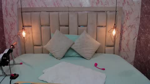 Sara  online show from December 6, 2024, 1:51 am