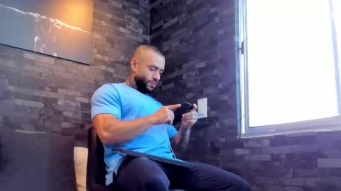 Snapshot of brucedallas chatting on October 2, 2025, 10:06 pm brucedallas online show from October 2, 2025, 10:06 pm