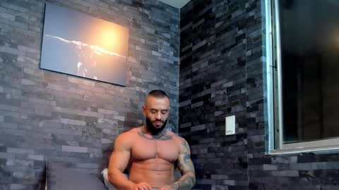 Snapshot of brucedallas chatting on October 12, 2025, 12:31 am brucedallas online show from October 12, 2025, 12:31 am