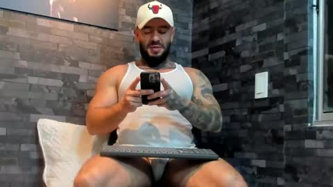 brucedallas online show from May 17, 2026, 1:25 am
