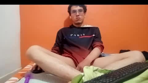 Snapshot of brucew37 chatting on March 30, 2026, 4:24 am brucew37 online show from March 30, 2026, 4:24 am