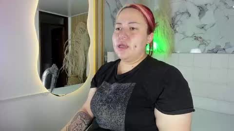 Snapshot of bruja_scarlata chatting on October 14, 2025, 10:16 am Bruja SCarlata online show from October 14, 2025, 10:16 am