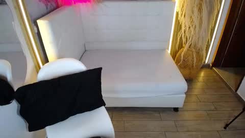 Bruja SCarlata online show from January 17, 2026, 11:48 am