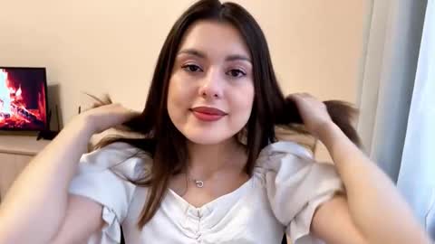 Lina online show from October 13, 2025, 1:33 pm
