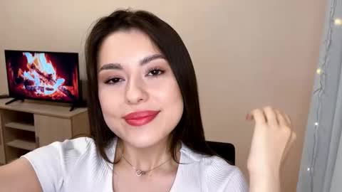 Lina online show from October 14, 2025, 1:34 pm