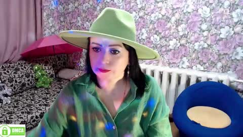 Julia online show from December 28, 2024, 9:51 pm