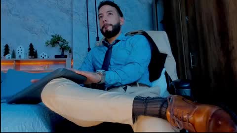 Snapshot of bruno_woods chatting on December 11, 2024, 6:09 pm Andres Suarez online show from December 11, 2024, 6:09 pm