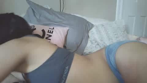 brwnchkn13 online show from September 13, 2025, 9:03 pm