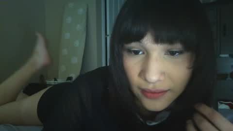 brwnchkn13 online show from November 10, 2025, 4:55 am