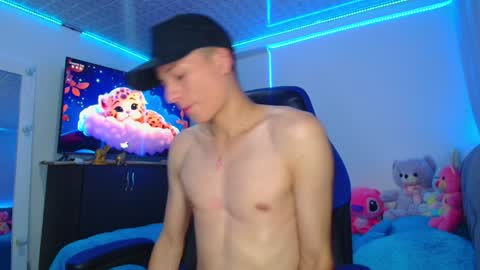 BRYAM INDEPENDENT MODEL online show from January 23, 2025, 2:33 am