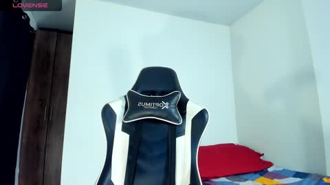 bryan_oficials online show from September 26, 2025, 2:48 am