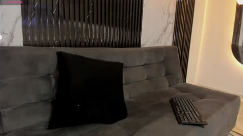 Bryxon  online show from January 26, 2025, 4:20 am