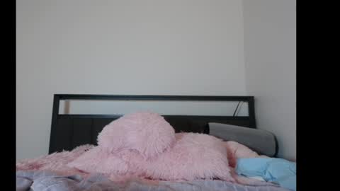 Snapshot of bubble_girl_lo chatting on May 10, 2026, 7:02 am Queen Lola XXX online show from May 10, 2026, 7:02 am
