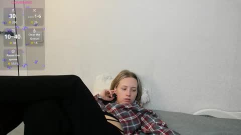 Sabrina  online show from October 19, 2025, 4:02 am