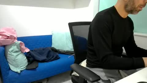 Snapshot of bubblebumdave chatting on December 4, 2024, 4:49 pm Bubblebum online show from December 4, 2024, 4:49 pm