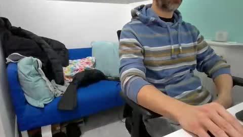 Snapshot of bubblebumdave chatting on February 4, 2025, 1:06 pm Bubblebum online show from February 4, 2025, 1:06 pm