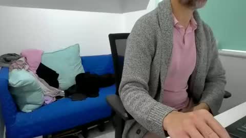 Snapshot of bubblebumdave chatting on October 1, 2025, 9:37 am Bubblebum online show from October 1, 2025, 9:37 am