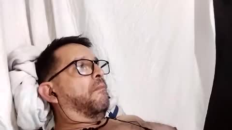 Snapshot of buchs32 chatting on October 30, 2025, 6:04 am buchs32 online show from October 30, 2025, 6:04 am