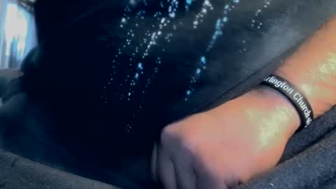 Snapshot of buddyluvzumore chatting on December 4, 2024, 5:44 pm buddyluvzumore online show from December 4, 2024, 5:44 pm