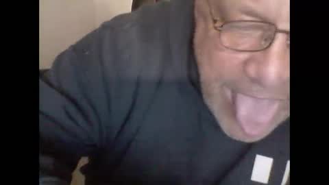 Snapshot of buddyluvzumore chatting on December 29, 2024, 3:22 am buddyluvzumore online show from December 29, 2024, 3:22 am