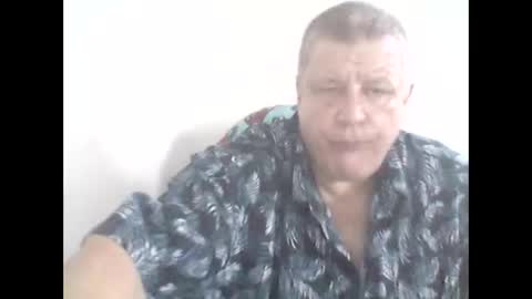 Snapshot of buddyluvzumore chatting on January 1, 2025, 2:42 pm buddyluvzumore online show from January 1, 2025, 2:42 pm