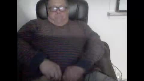 Snapshot of buddyluvzumore chatting on January 6, 2025, 4:36 am buddyluvzumore online show from January 6, 2025, 4:36 am
