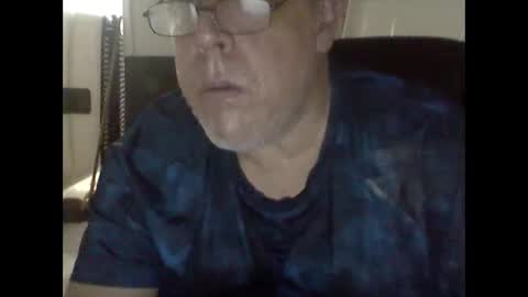 Snapshot of buddyluvzumore chatting on January 16, 2025, 8:33 am buddyluvzumore online show from January 16, 2025, 8:33 am