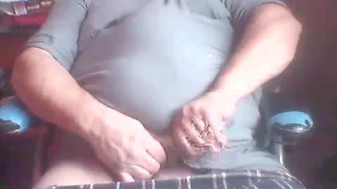 Snapshot of buddyluvzumore chatting on February 25, 2025, 4:53 pm buddyluvzumore online show from February 25, 2025, 4:53 pm