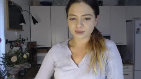 Snapshot of buffyextasy chatting on September 17, 2025, 6:59 am Buffy online show from September 17, 2025, 6:59 am