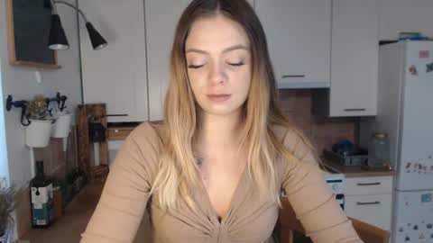 Snapshot of buffyextasy chatting on September 30, 2025, 7:13 am Buffy online show from September 30, 2025, 7:13 am