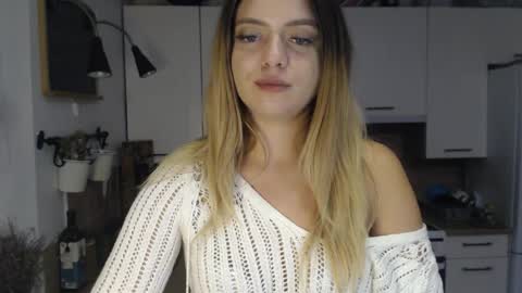 Snapshot of buffyextasy chatting on October 2, 2025, 12:06 am Buffy online show from October 2, 2025, 12:06 am